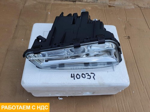 Фара противотуманная правая
