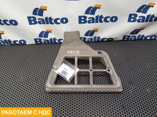 Кронштейн подножки левая