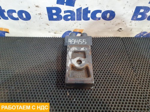 Кронштейн крепления переднего стабилизатора левый