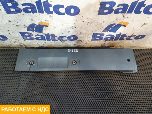 Накладка над дверью правая