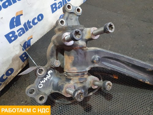 Кулак поворотный левый