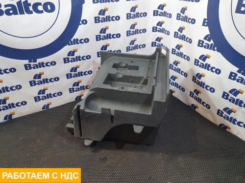 Ящик инструментальный (бардачок) правый