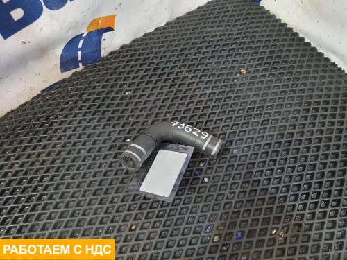 Патрубок системы охлаждения