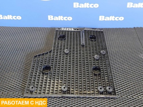 Брызговик передний